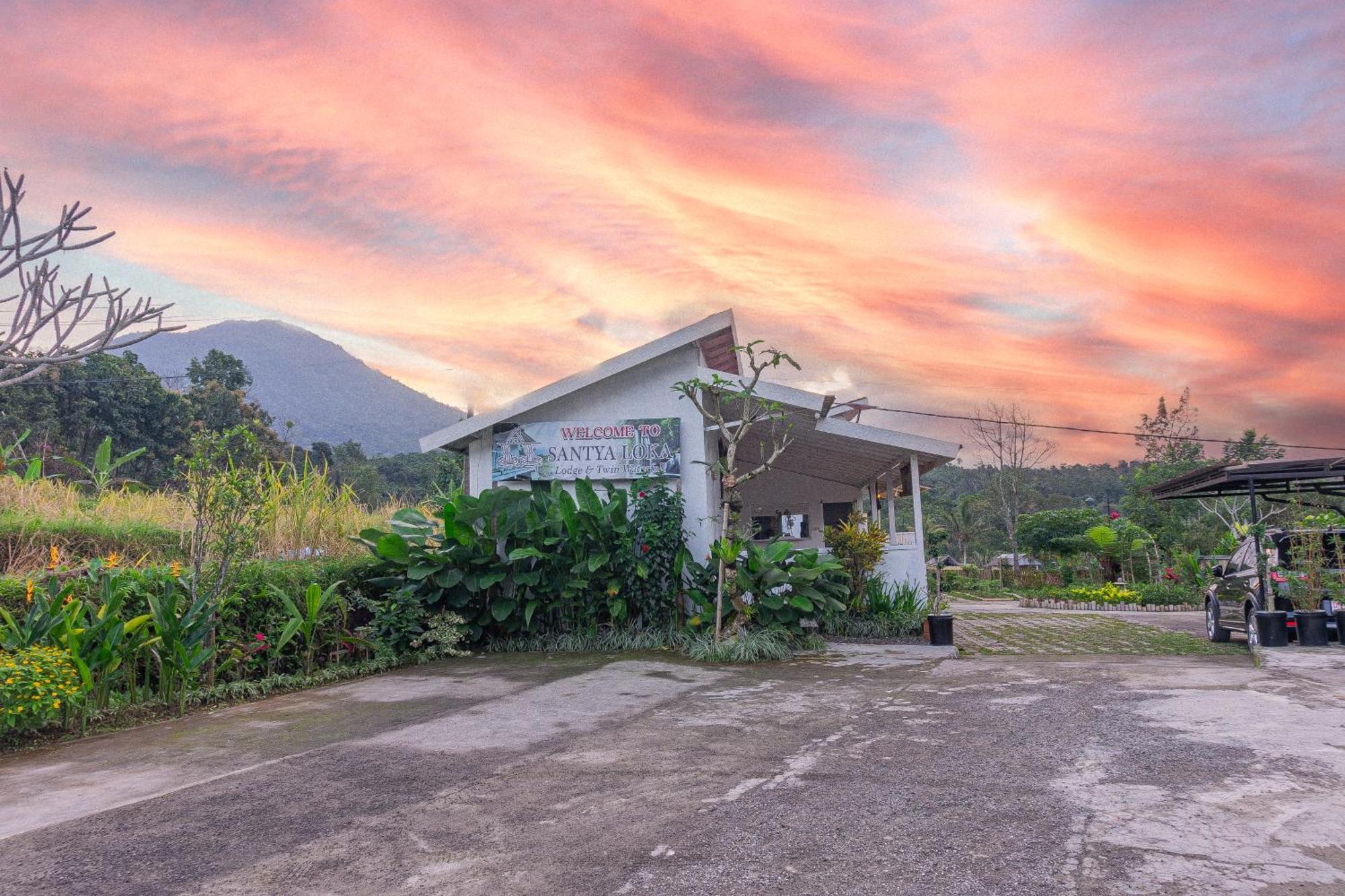 Santya Loka Lodge & Twin Waterfall Desa Desa Jatiluwih Exteriör bild